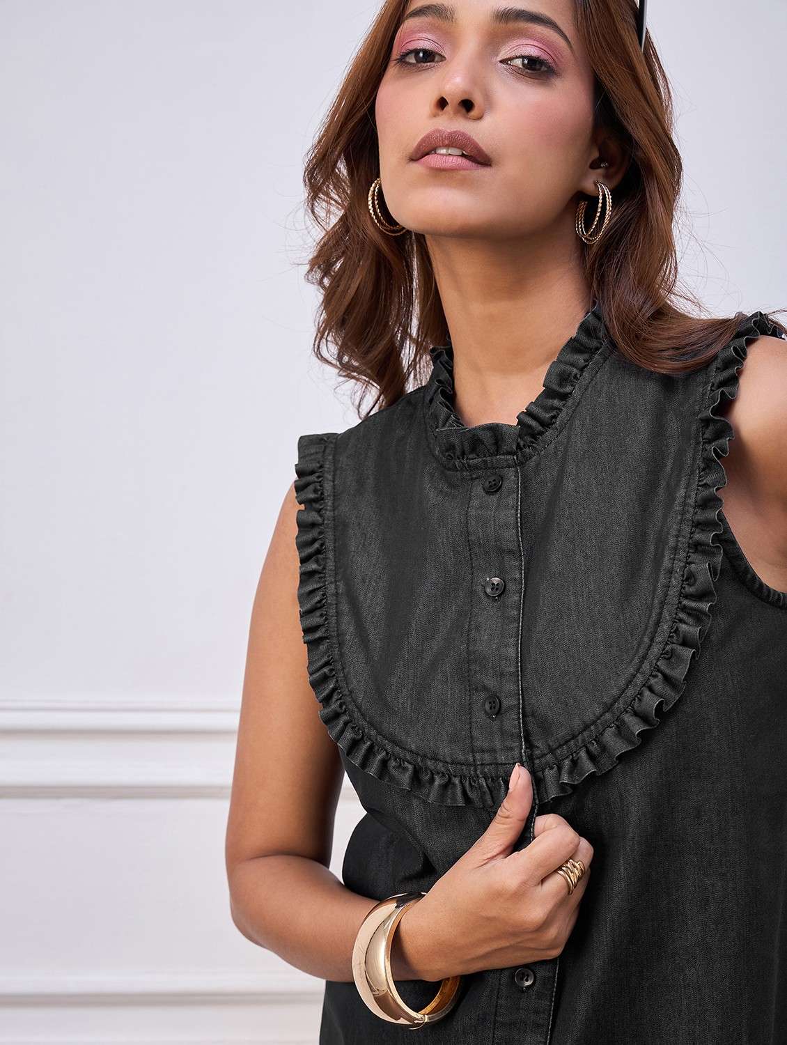 women solid sleeveless denim shirt top - 22088242 - Standard Image - 3