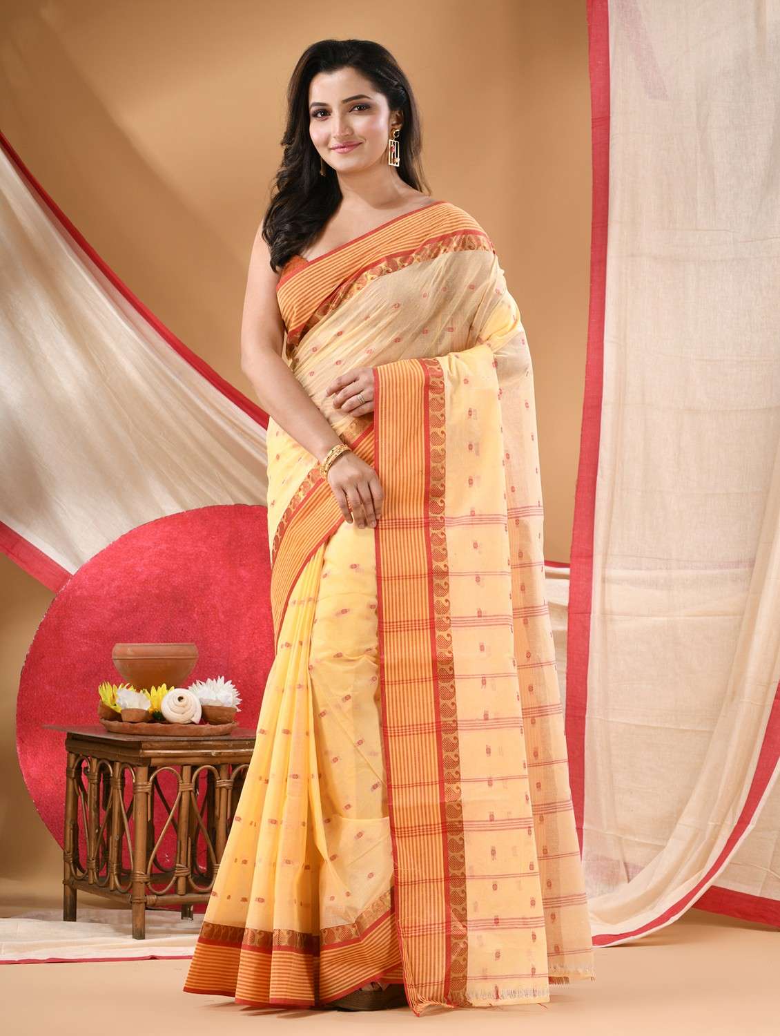 women self design tant saree