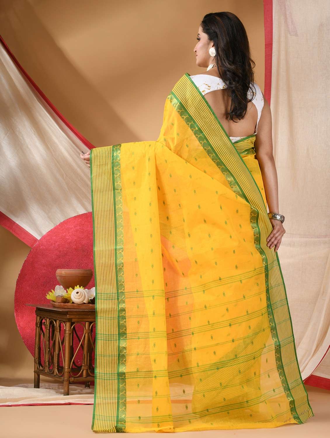 women self design tant saree - 22088638 -  Standard Image - 3