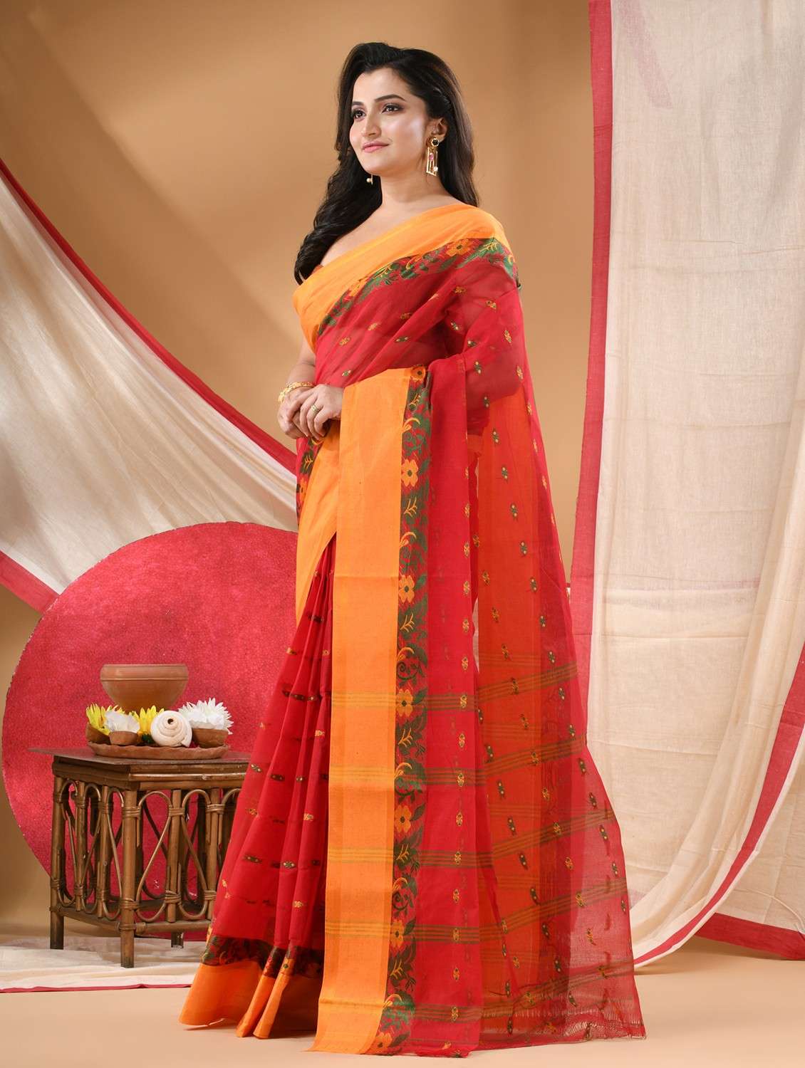 women self design tant saree - 22088639 - Standard Image - 3