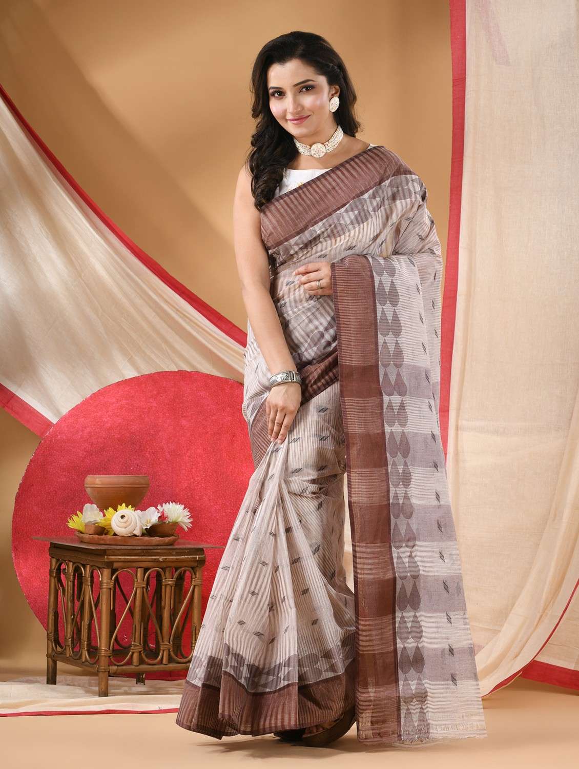 women self design tant saree