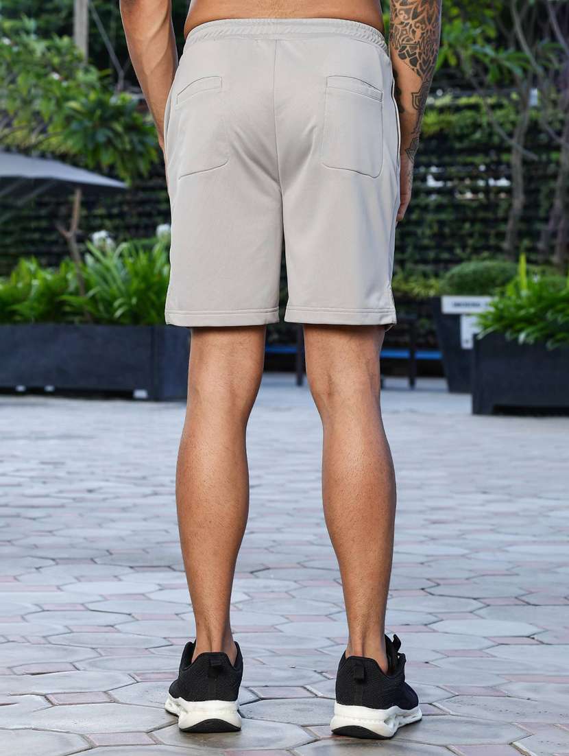 men placement print mid rise sports shorts - 22088758 -  Standard Image - 3