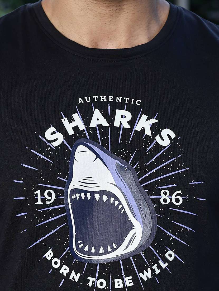 men front print sleveless vest - 22088763 -  Standard Image - 5