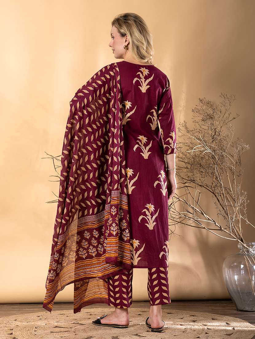 women floral three quarter sleeve kurta pant with dupatta set - 22092069 -  Standard Image - 3
