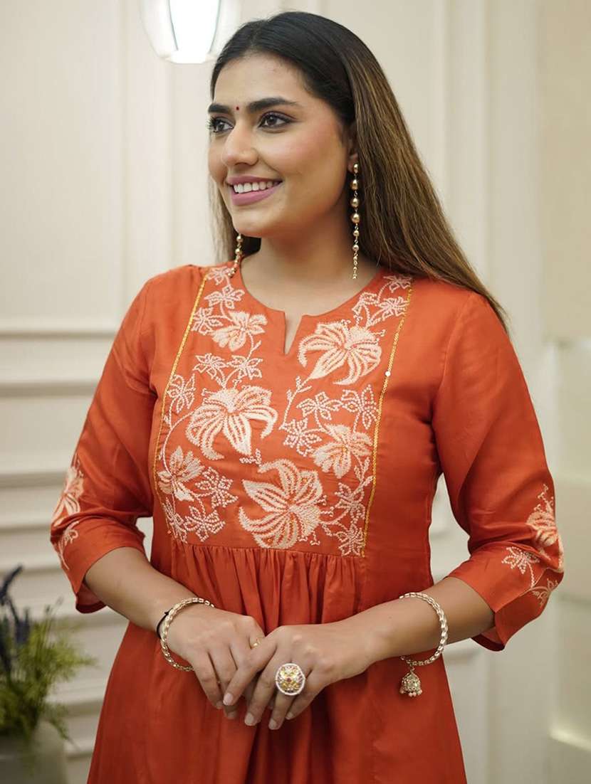 women embroidered three quarter sleeve kurta pant with dupatta set - 22092079 -  Standard Image - 3