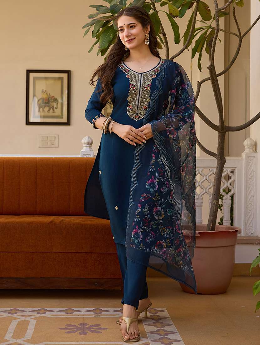 women embroidered three quarter sleeve kurta pant with dupatta set - 22092096 -  Standard Image - 3