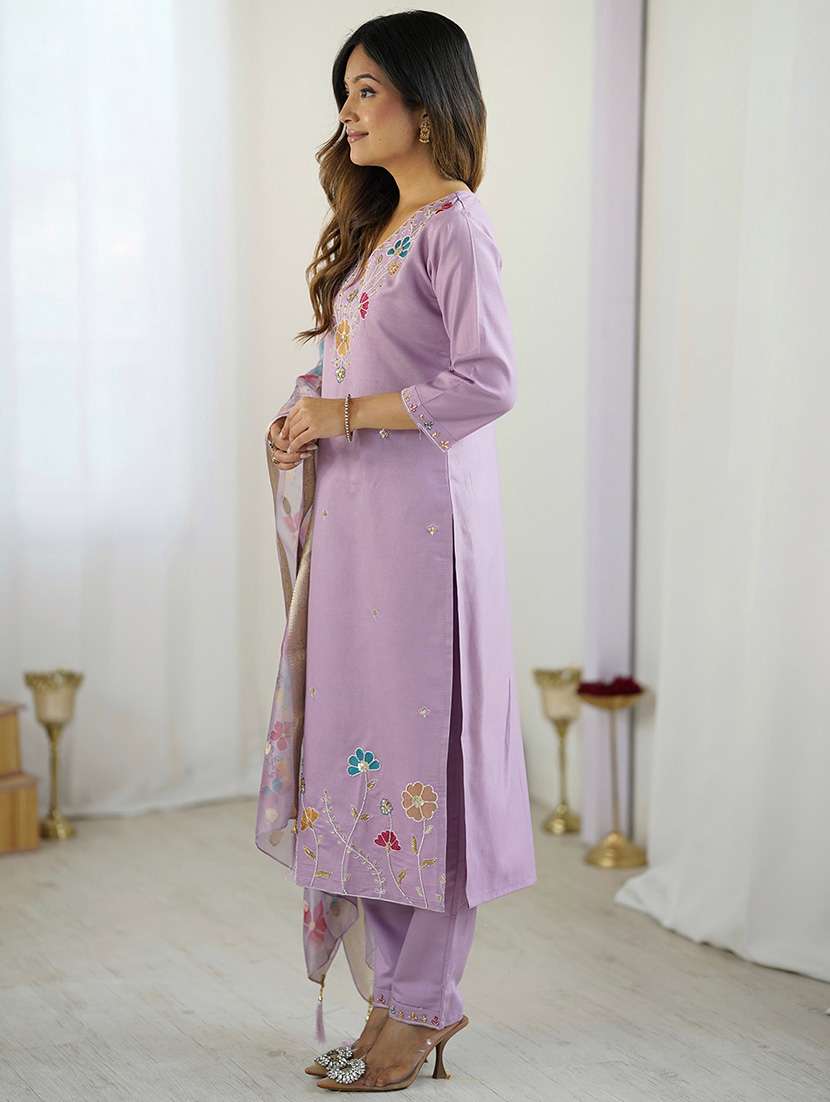 women embroidered three quarter sleeve kurta pant with dupatta set - 22092102 - Standard Image - 5