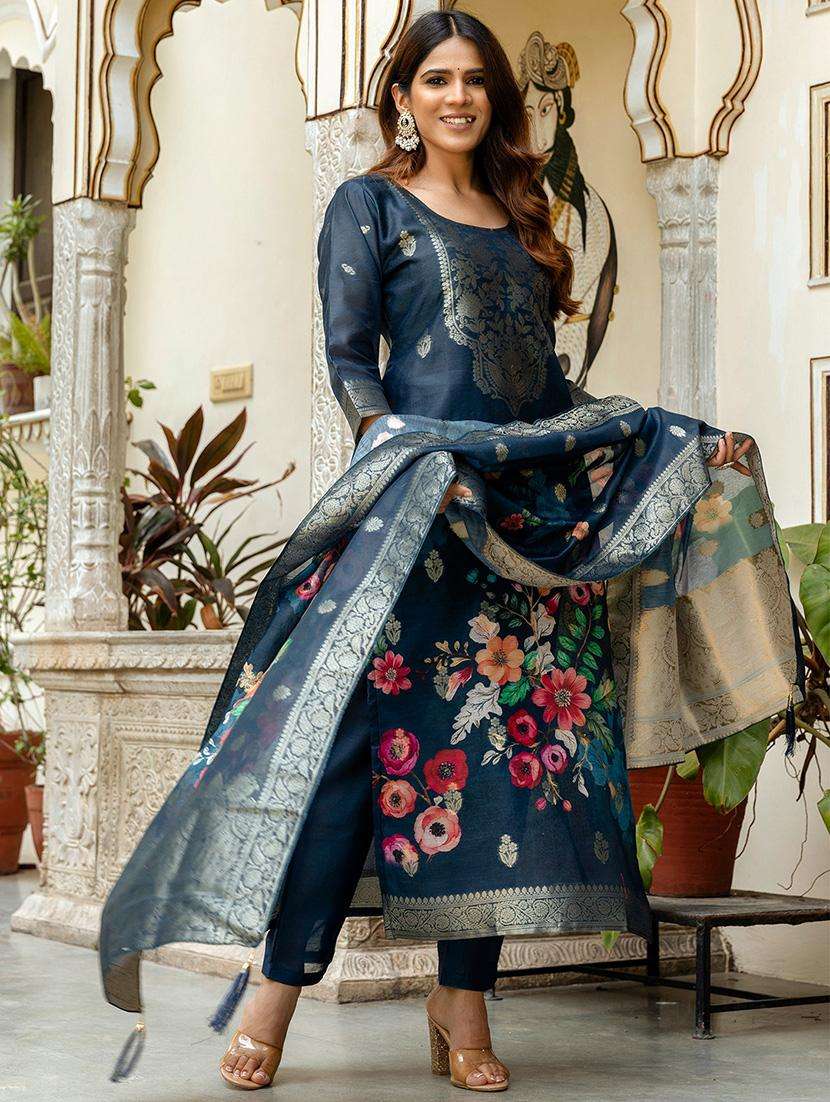 women floral three quarter sleeve kurta pant with dupatta set - 22092105 -  Standard Image - 5