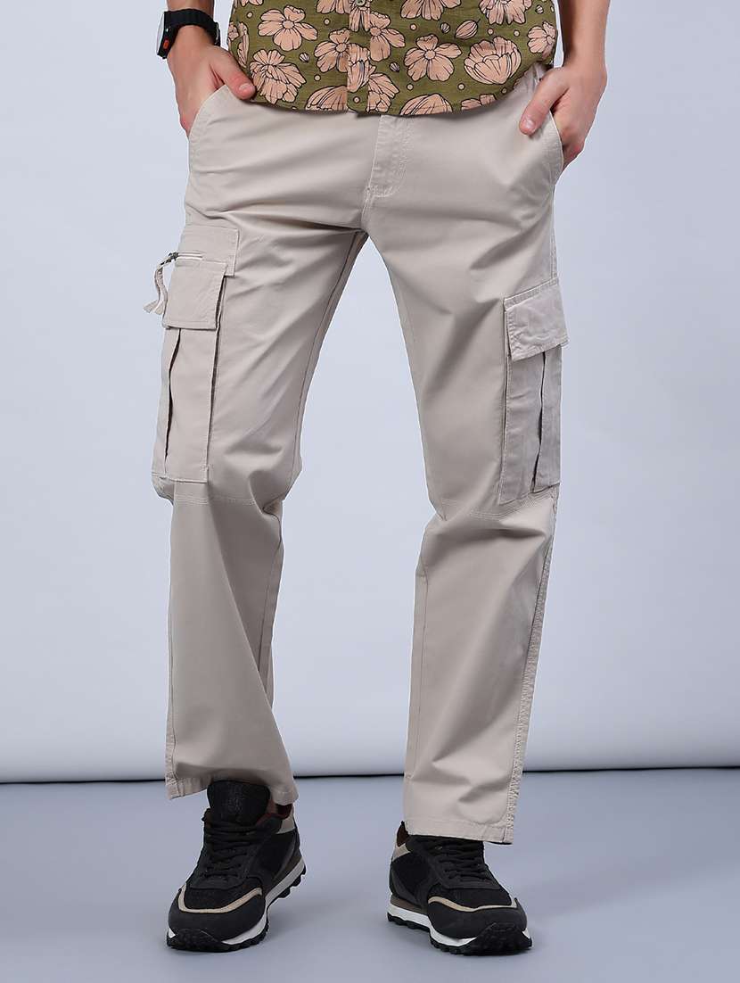 men solid mid rise regular fit cargo