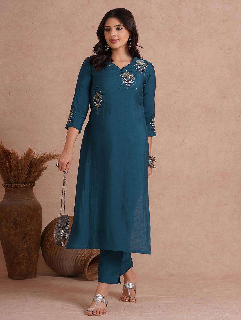 women embroidered three quarter sleeve kurta pant set