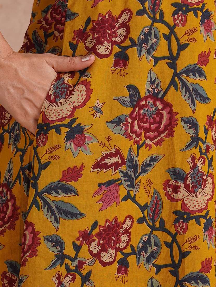 women floral three quarter sleeve a-line kurta - 22092188 - Standard Image - 5