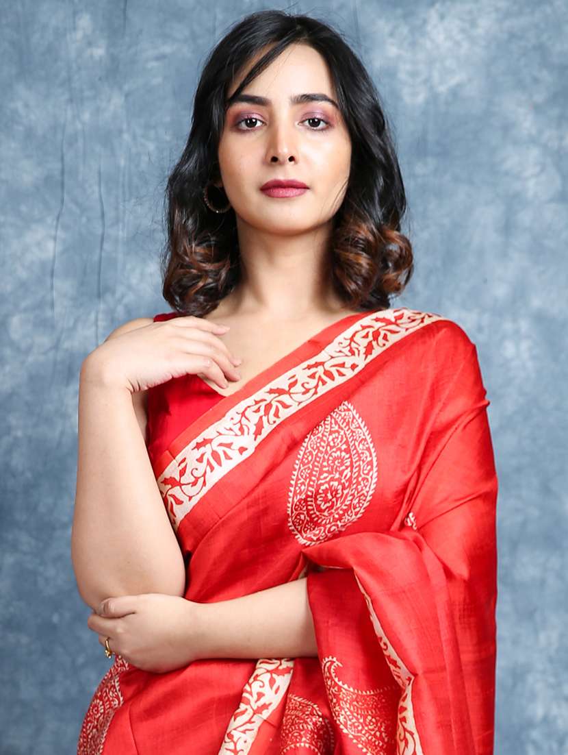 women paisley printed handloom saree with blouse - 22092644 - Standard Image - 3