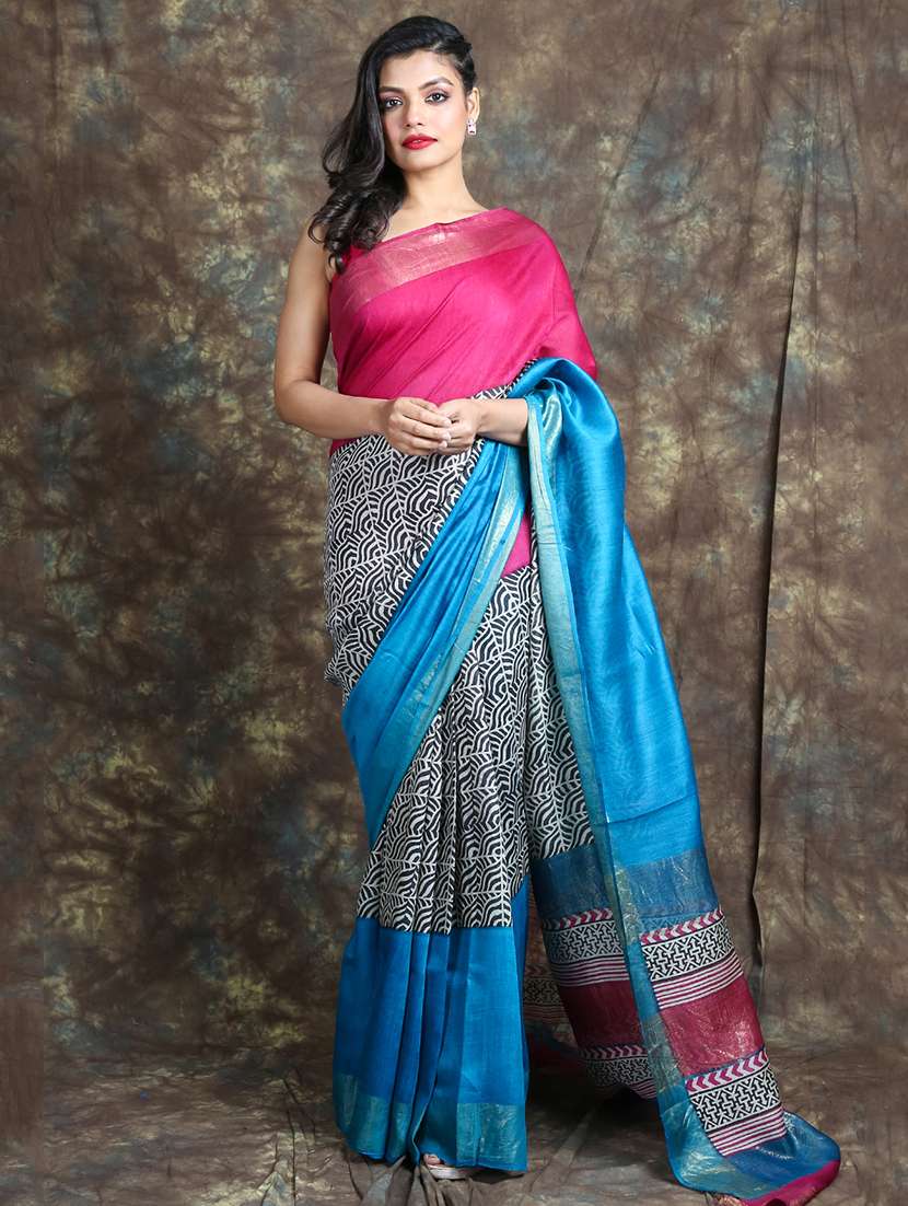 women printed casual wear saree with blouse - 22092654 -  Zoom Image - 0
