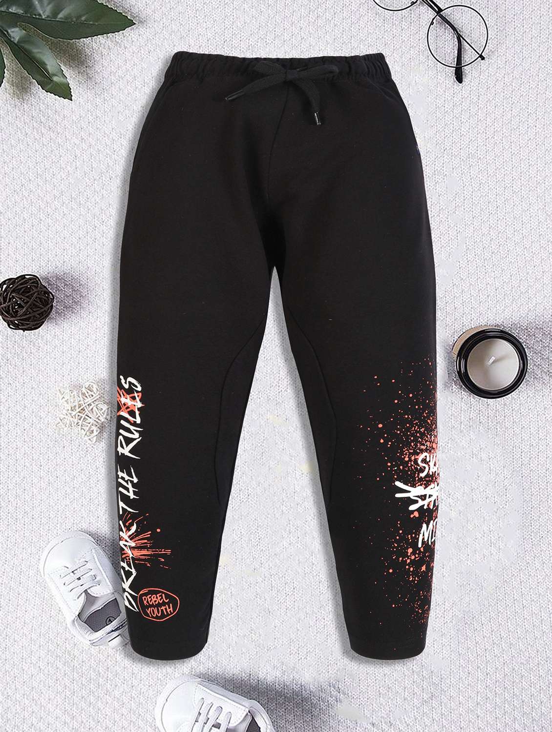 boys solid mid rise relaxed fit jogger