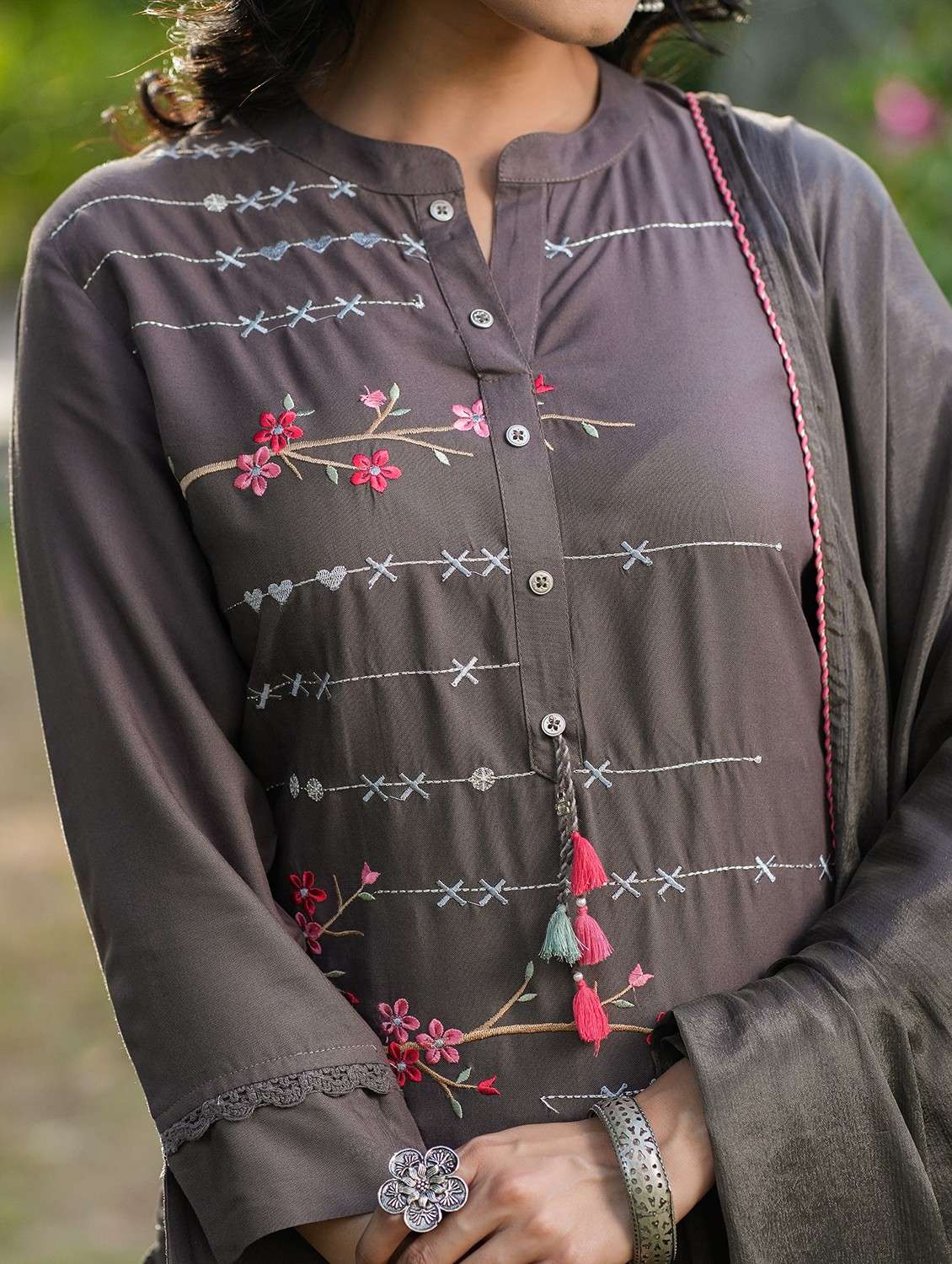 women embroidered three quarter sleeve kurta pant with dupatta set - 22093252 - Standard Image - 5