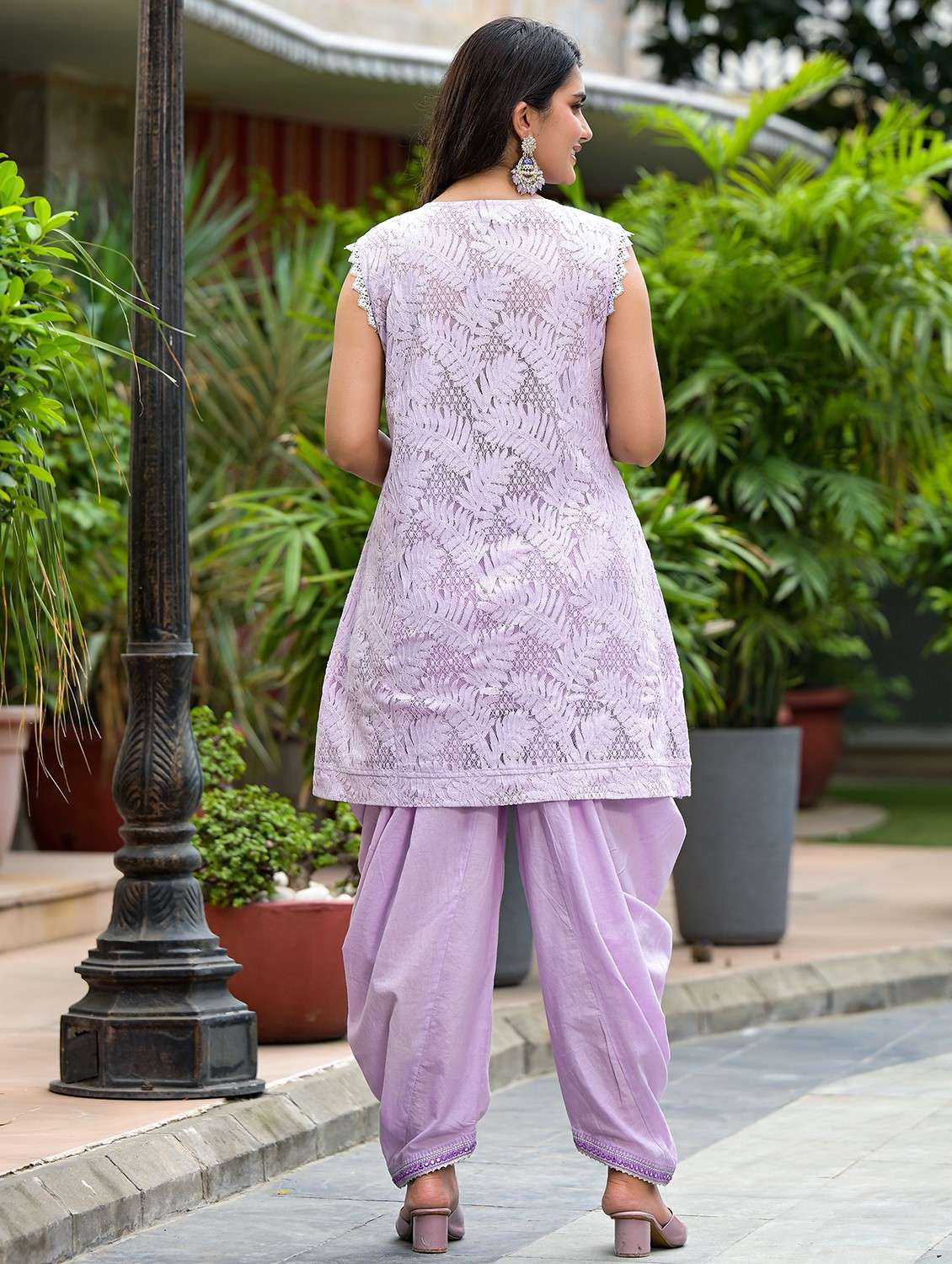 women embroidered sleeveless kurta salwar with dupatta set - 22093255 - Standard Image - 3