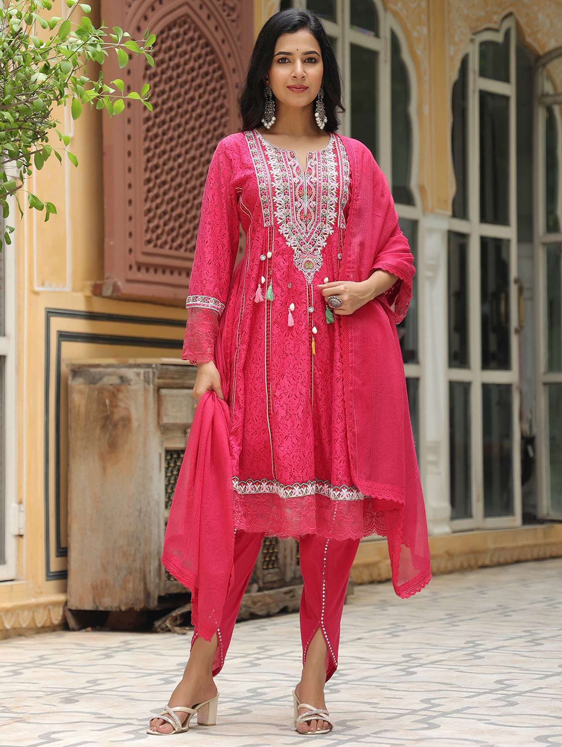 women embroidered long sleeve kurta pant with dupatta set - 22093263 - Zoom Image - 0