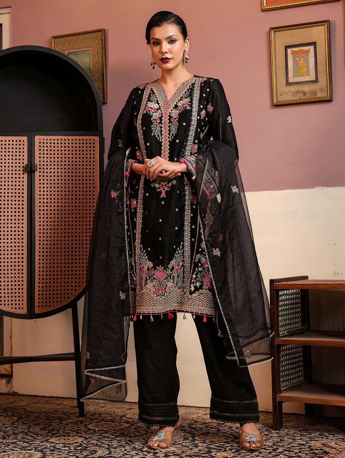 women embroidered long sleeve kurta pant with dupatta set - 22093269 - Zoom Image - 0