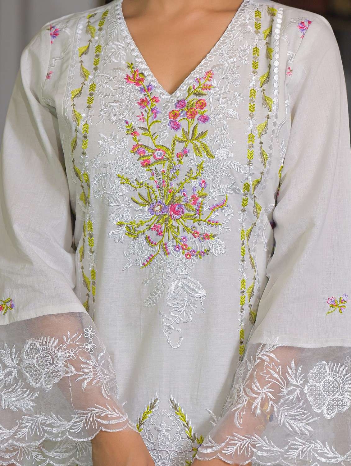 women embroidered long sleeve kurta pant with dupatta set - 22093294 - Standard Image - 5