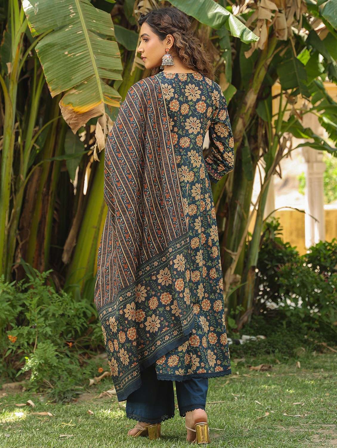 women embroidered three quarter sleeve kurta pant with dupatta set - 22093298 - Standard Image - 3