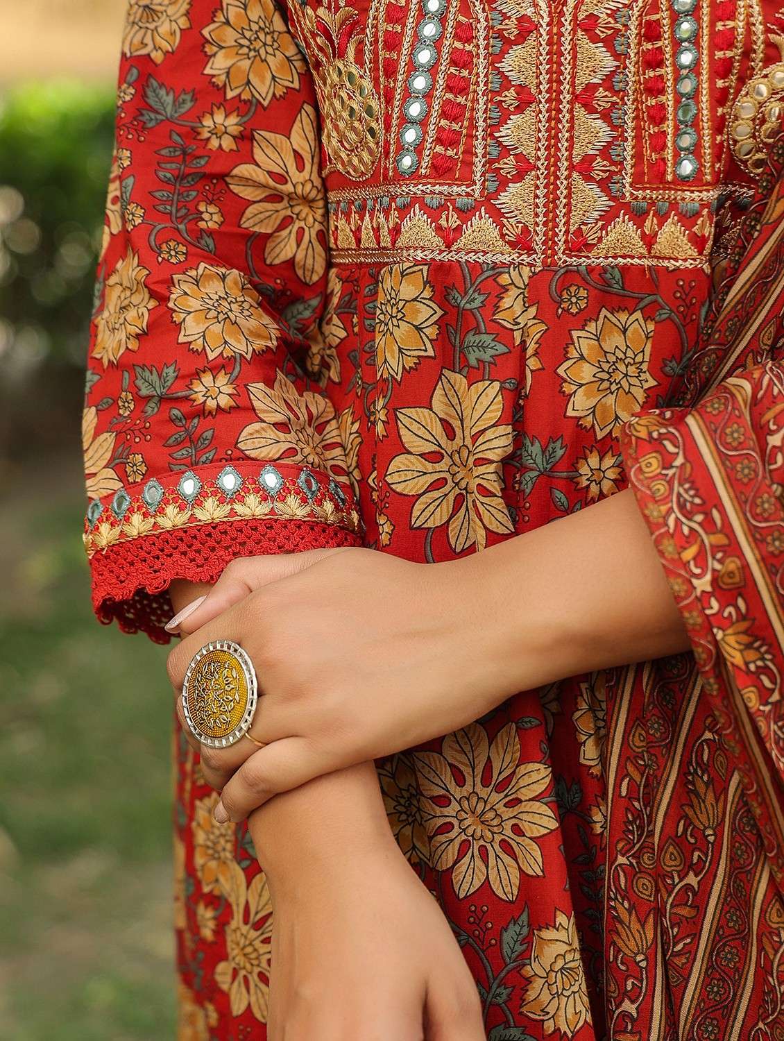 women embroidered three quarter sleeve kurta pant with dupatta set - 22093299 - Standard Image - 5