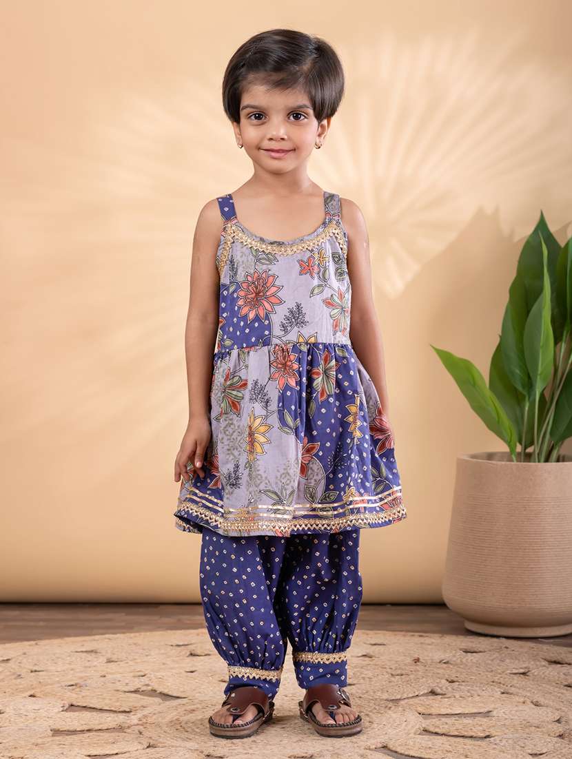 girls printed sleeveless kurta and salwar set 