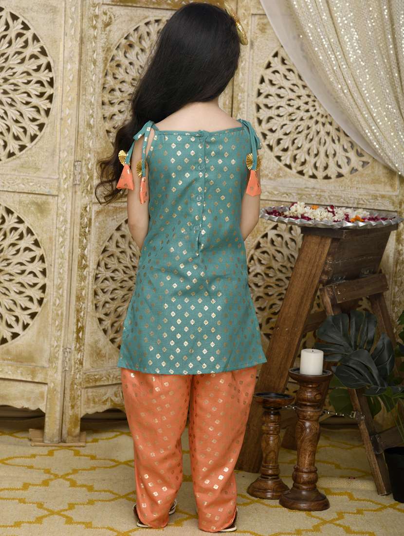 girls foil print dhoti and kurta set  - 22093382 -  Standard Image - 5