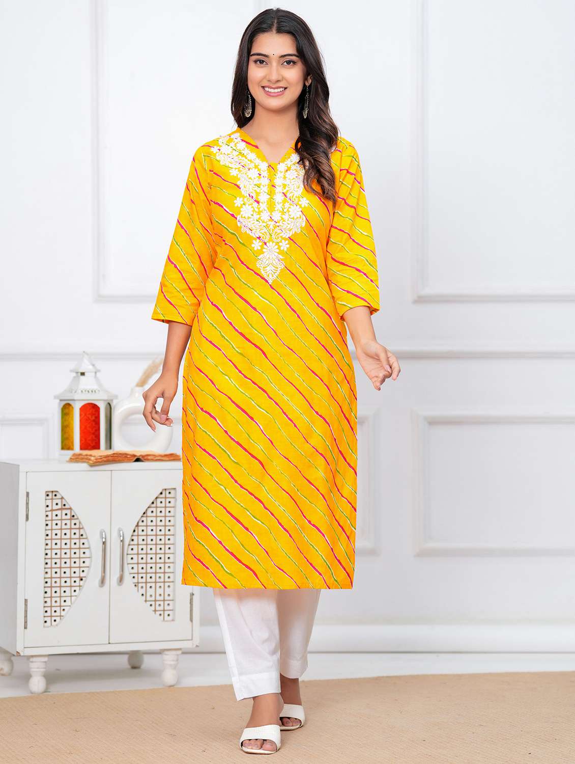 women leheriya three quarter sleeve straight kurta