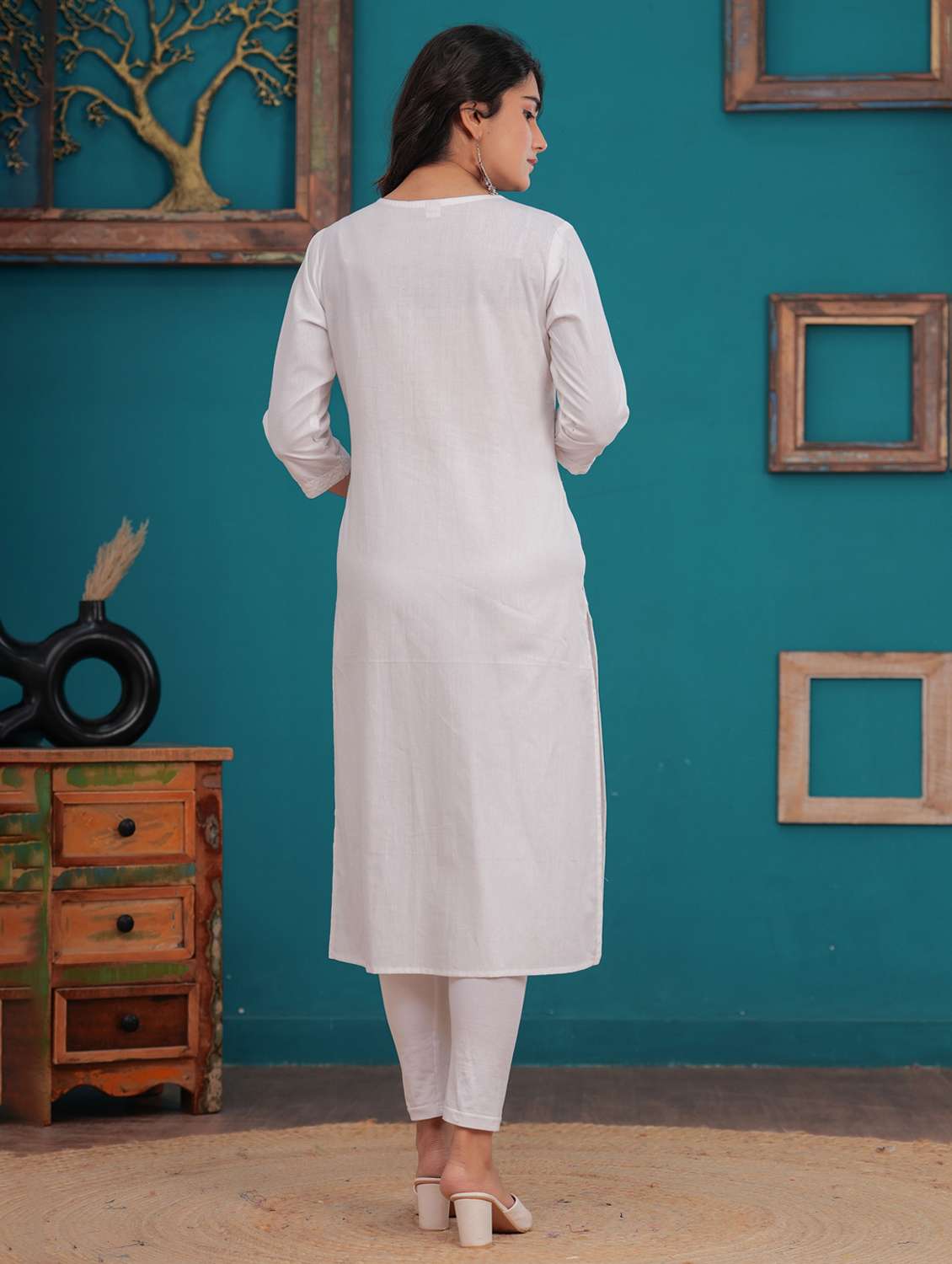 women solid with work three quarter sleeve straight kurta - 22094140 -  Standard Image - 3