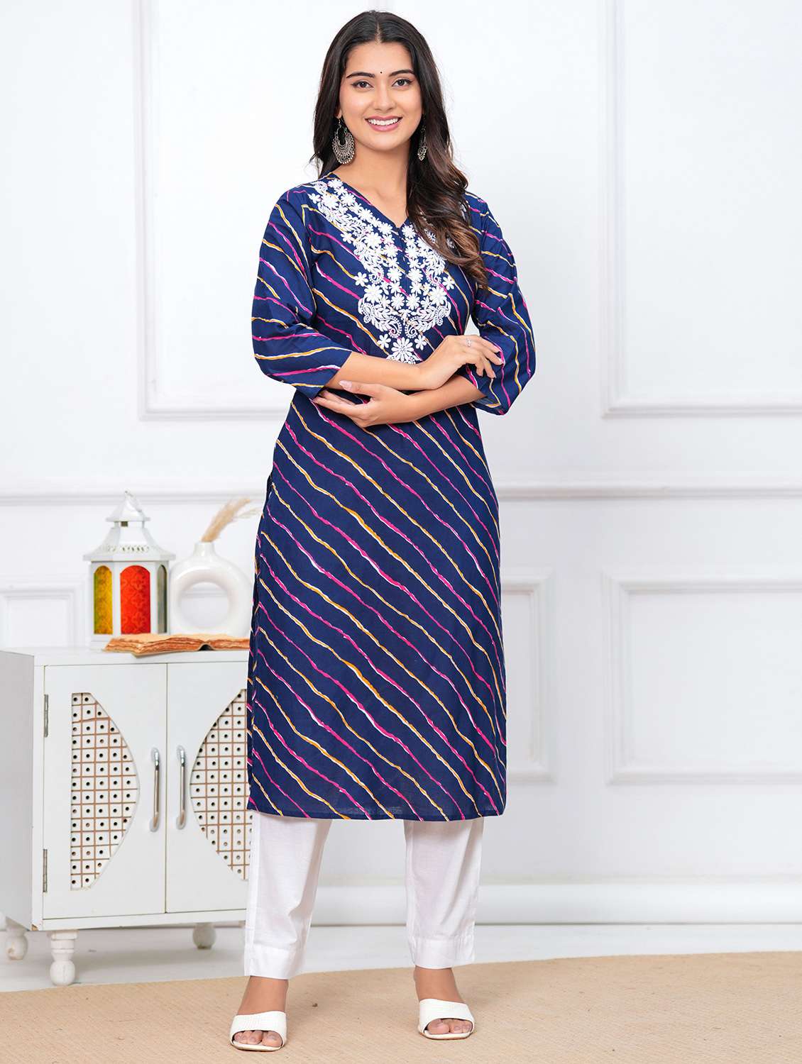 women leheriya three quarter sleeve straight kurta