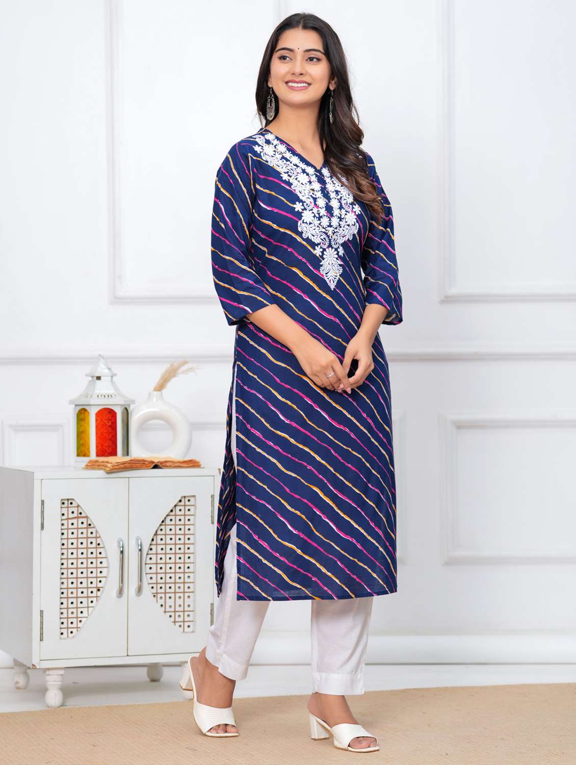 women leheriya three quarter sleeve straight kurta - 22094144 -  Standard Image - 3