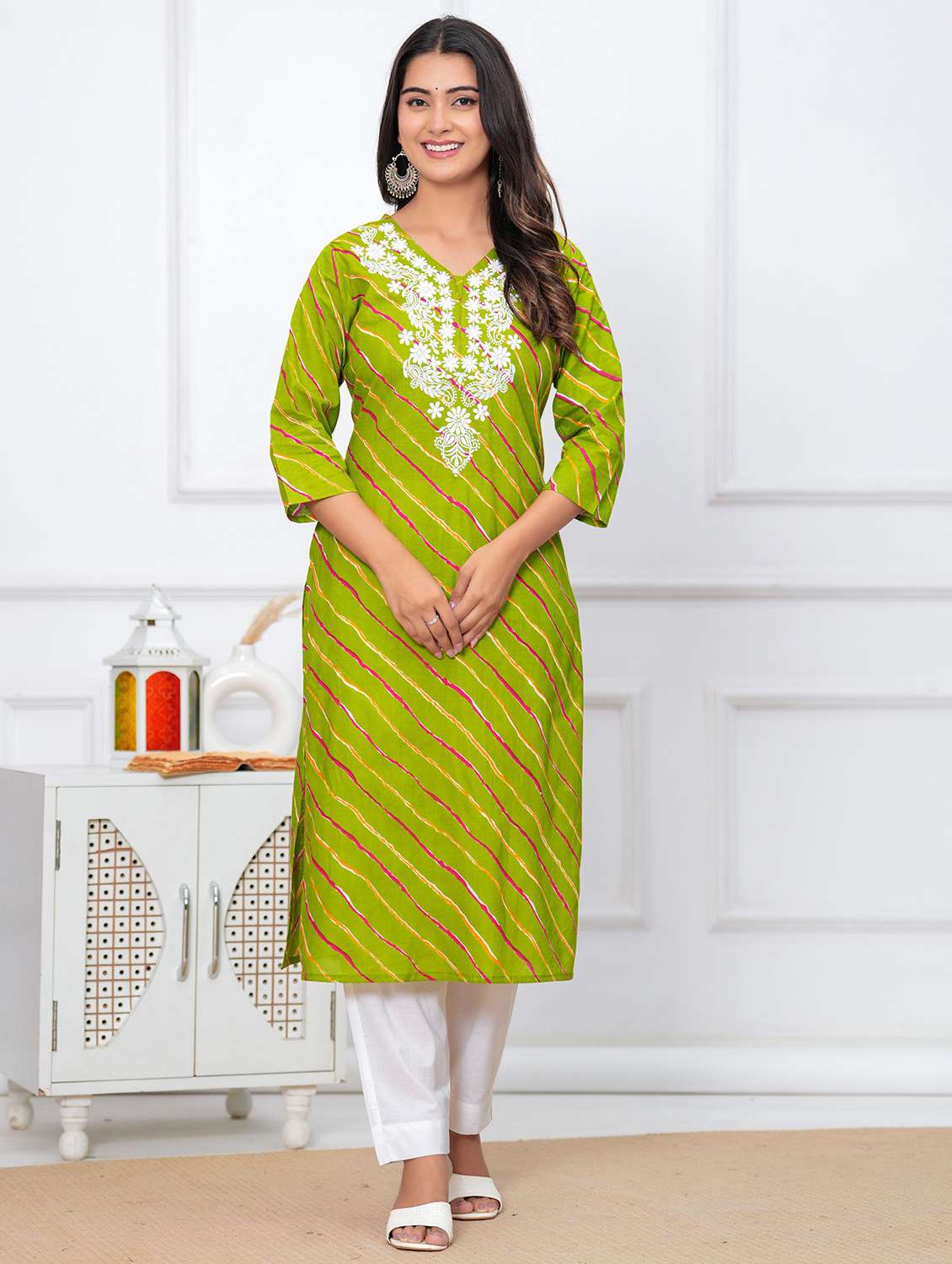 women leheriya three quarter sleeve straight kurta