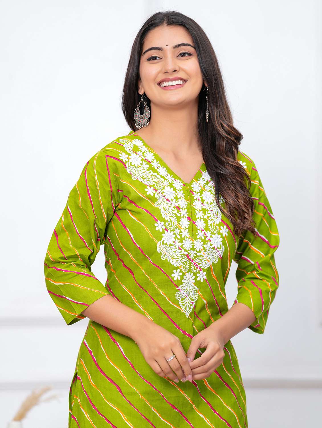 women leheriya three quarter sleeve straight kurta - 22094145 -  Standard Image - 3