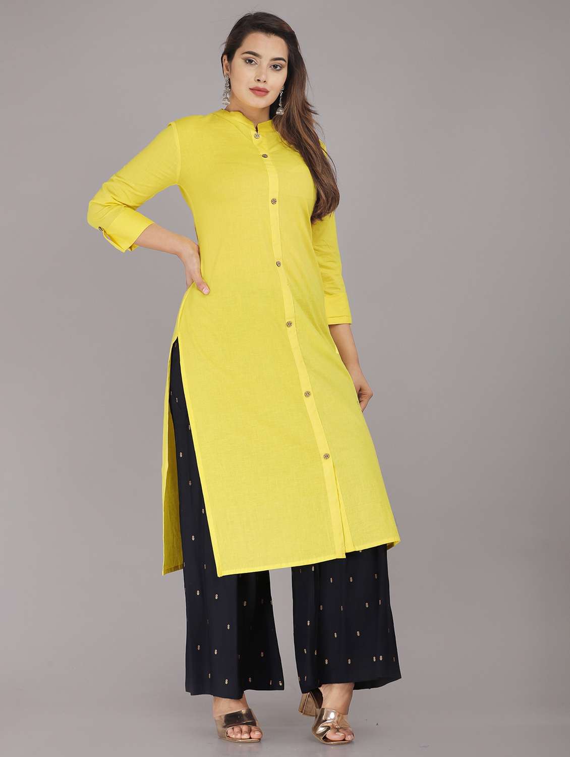 Women Solid Three Quarter Sleeve Straight Kurta - 22094173 -  Standard Image - 3