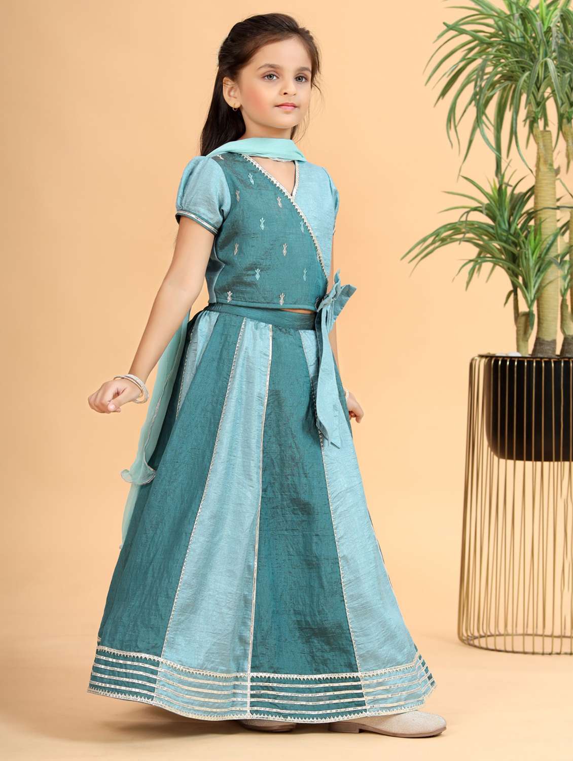 girls color blocked lehenga and choli with dupatta