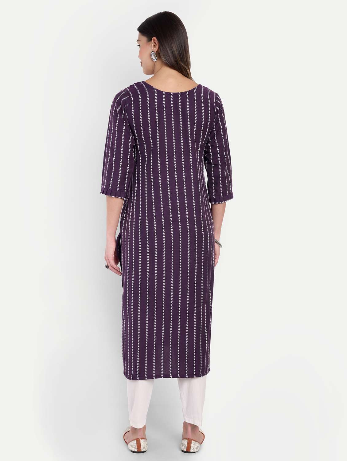 women embroidered three quarter sleeve straight kurta - 22094209 -  Standard Image - 3