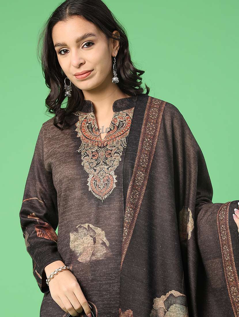 women printed woolen kurta and pant with dupatta set - 22094388 -  Standard Image - 3