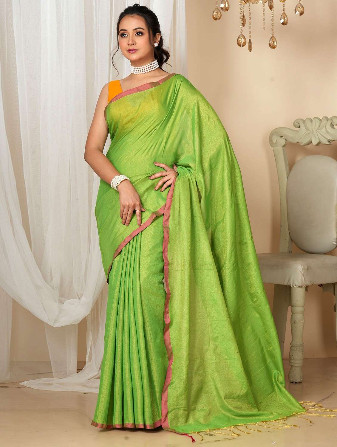 women solid handloom saree with blouse