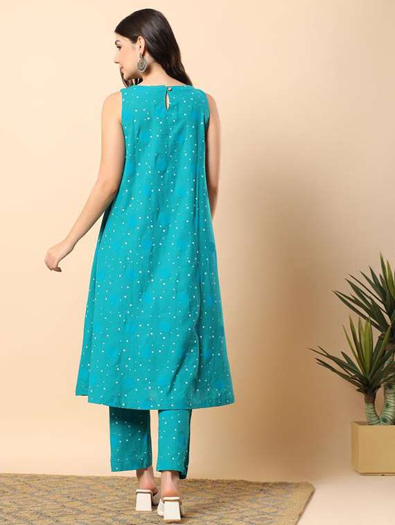 women printed round neck kurta pant set - 22100967 - Standard Image - 3