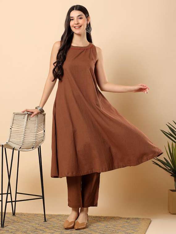 women solid round neck kurta pant set