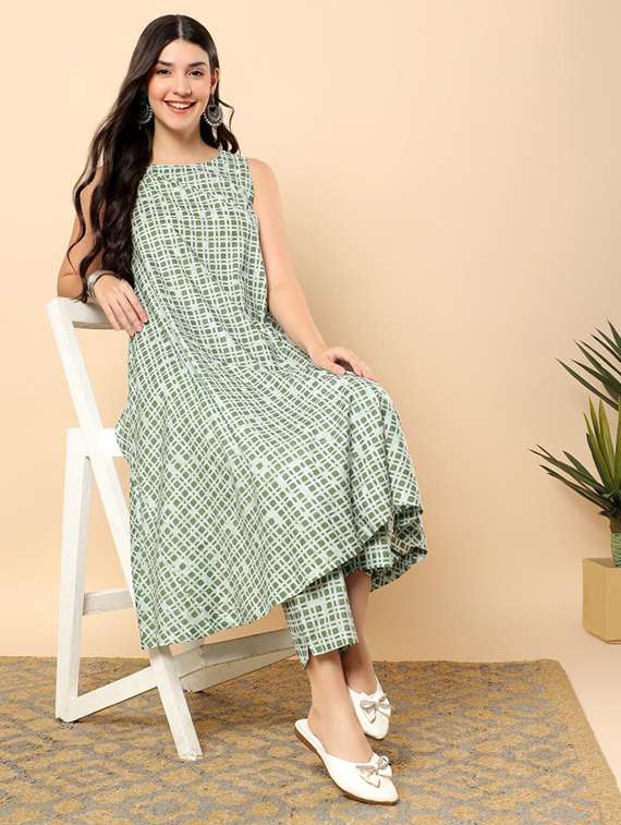 women printed round neck kurta pant set