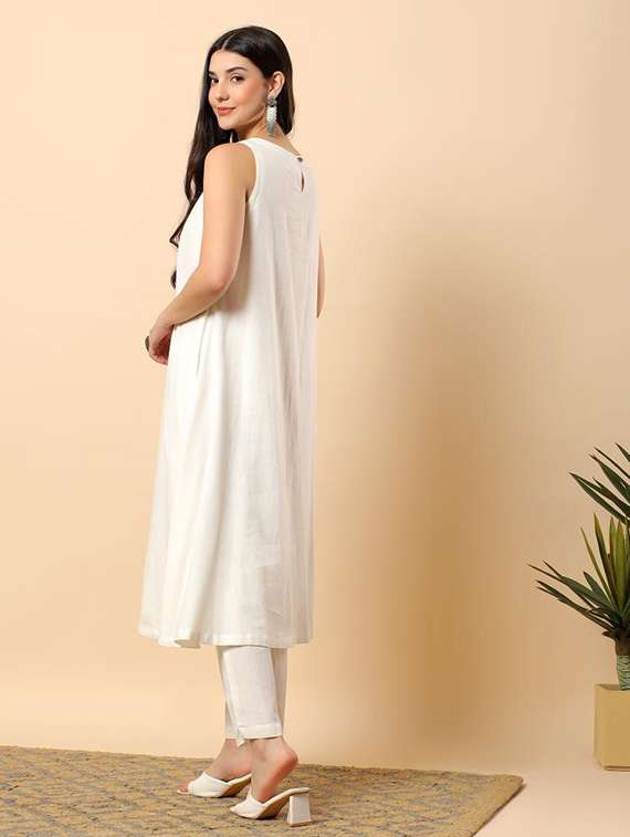 women solid round neck kurta pant set - 22100976 -  Standard Image - 3