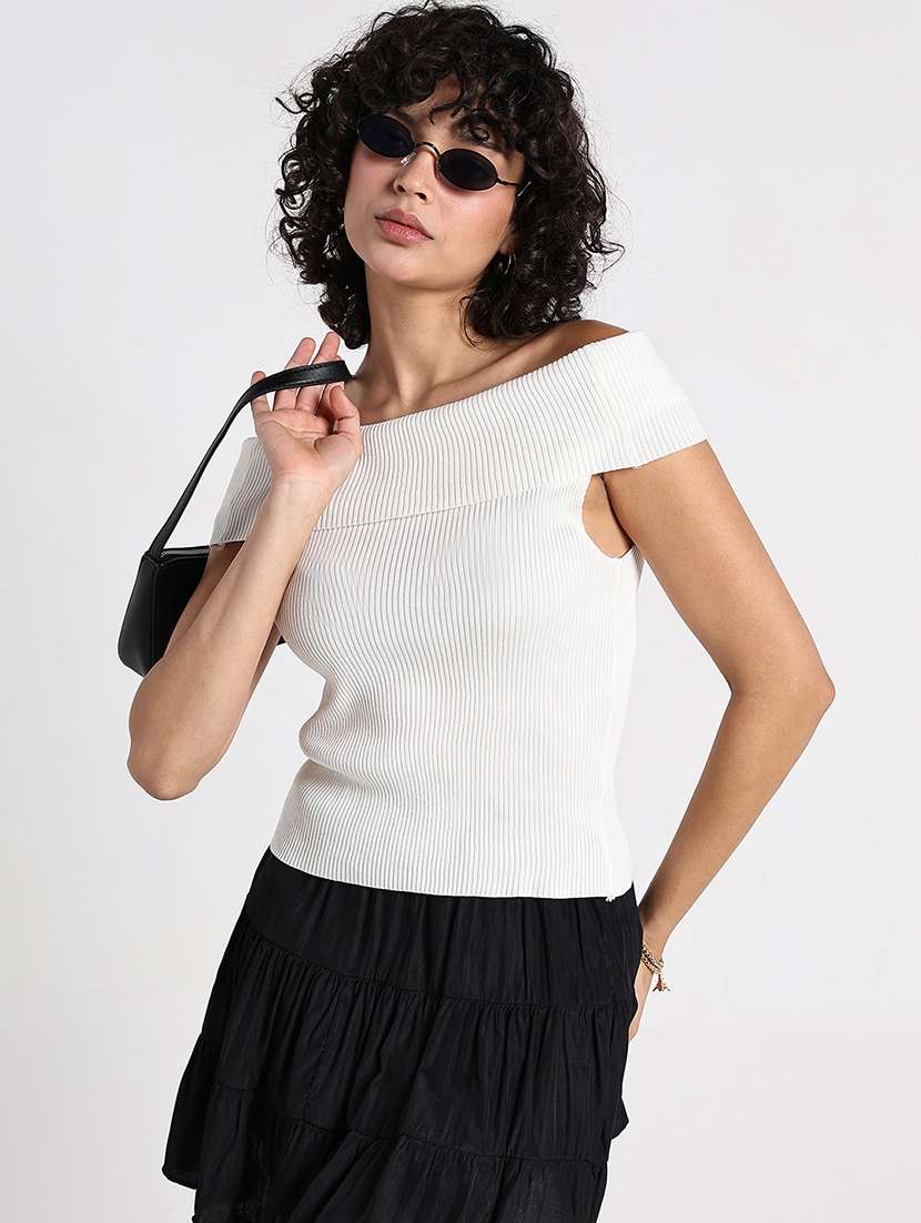 women solid off shoulder sleeveless top