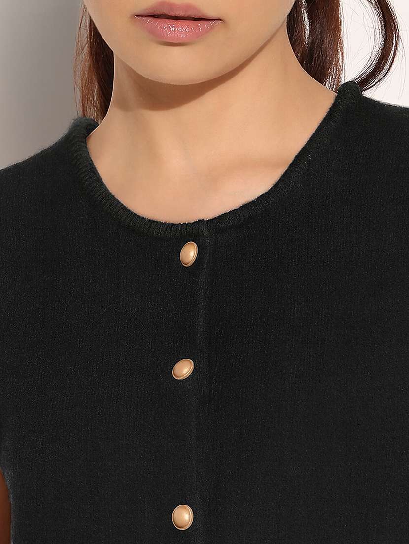 women black solid sleeveless crop top - 22101948 - Standard Image - 5