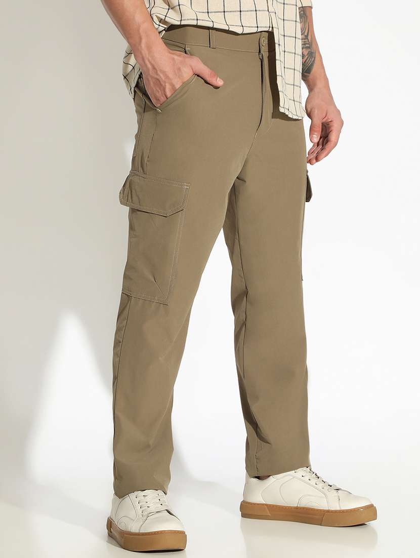 men solid low rise regular fit cargo