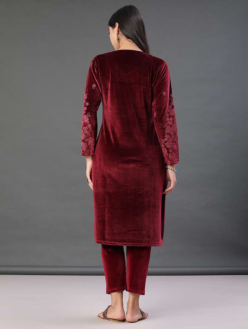 women embroidered velvet kurta and pant with dupatta set - 22102884 -  Standard Image - 3