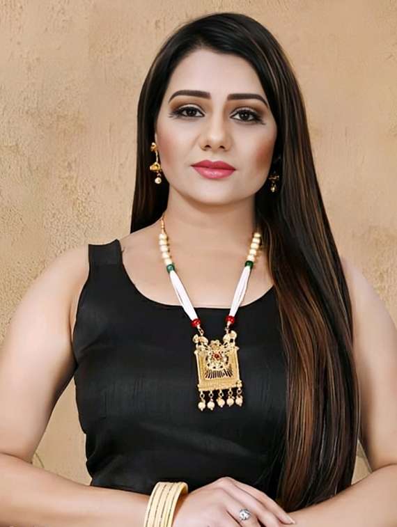 women solid with work embellished saree with blouse - 22103169 - Standard Image - 3