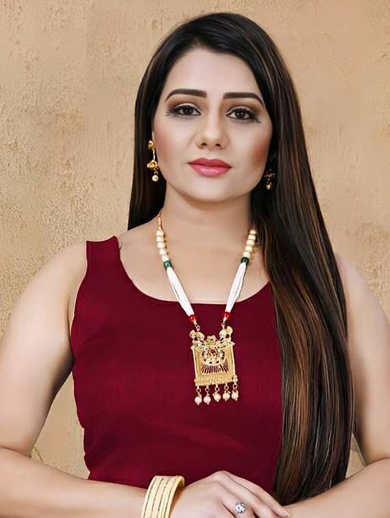 women solid with work embellished saree with blouse - 22103171 - Standard Image - 3