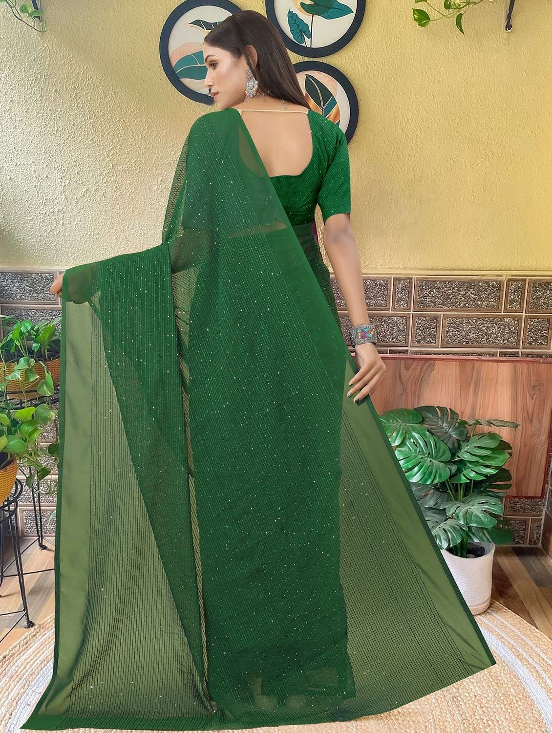 women solid with work embellished saree with blouse - 22103273 - Standard Image - 3