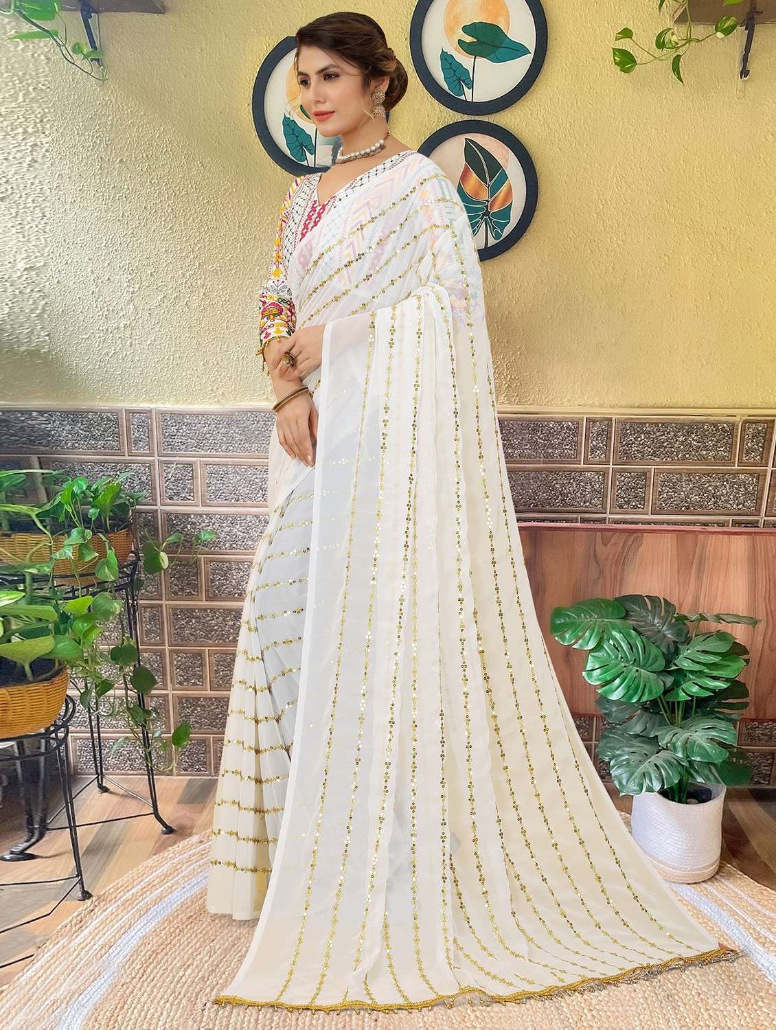 women solid with work embellished saree with blouse - 22103280 - Standard Image - 3